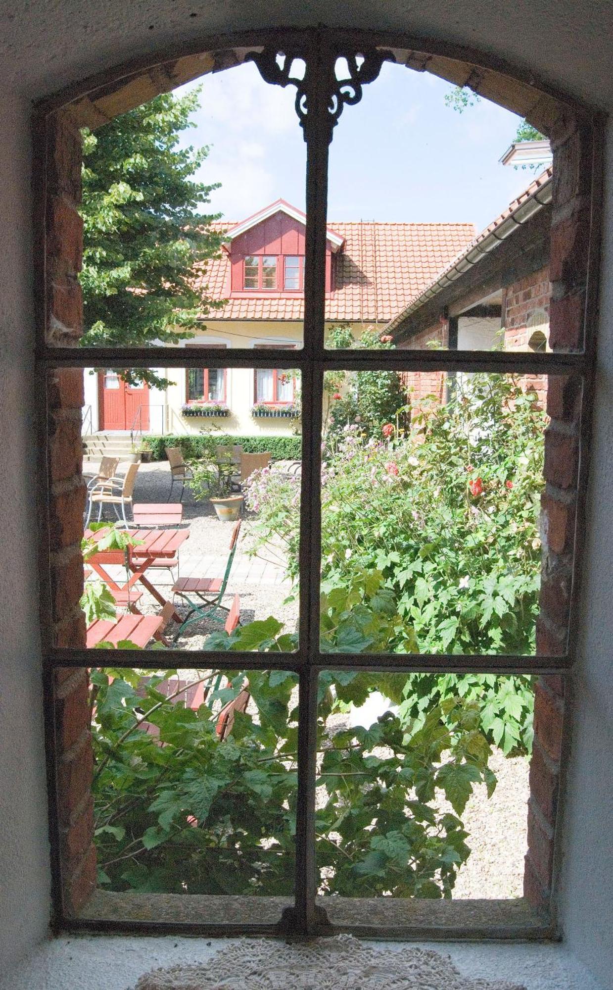 Blasingsborgs Gardshotell Pa Oesterlen Kivik Exterior foto